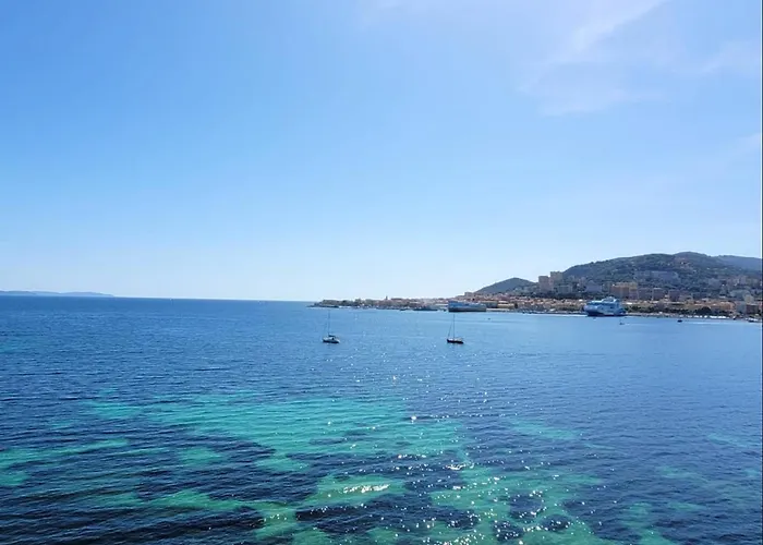 Avec Vue à - 30 M² Avec Accès * Ajaccio (Corsica)